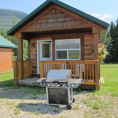 Beaver Creek Lodge And Cabins McBride Habitación foto